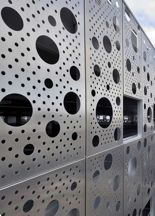 Curtain walls come in a wide variety of types that give a unique charm to a building.