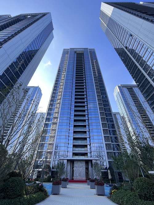 The 4,000-square-meter curtain wall project of Liaoning Etaifeng in Indonesia, Southeast Asia, was successfully completed.