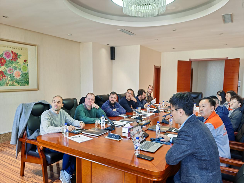 Словенские клиенты посетили компанию Этайфэн для обсуждения деловых вопросов и налаживания сотрудничества.