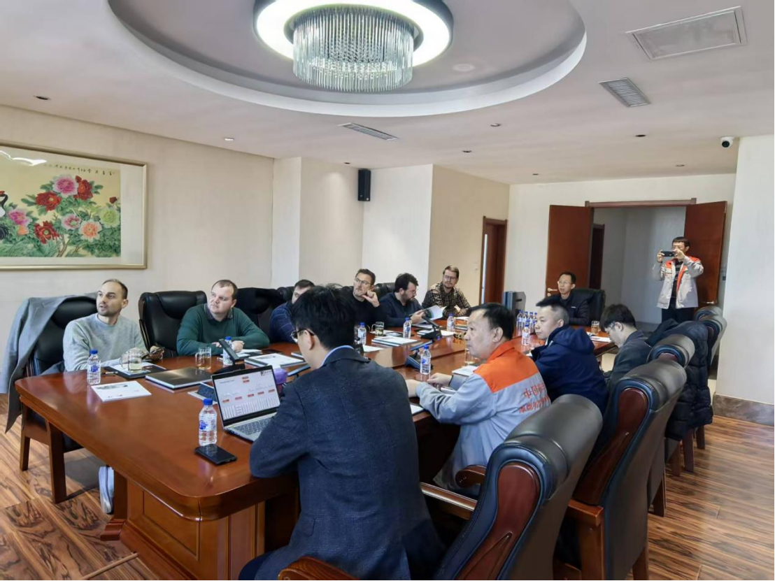 Aluminum exterior casement window