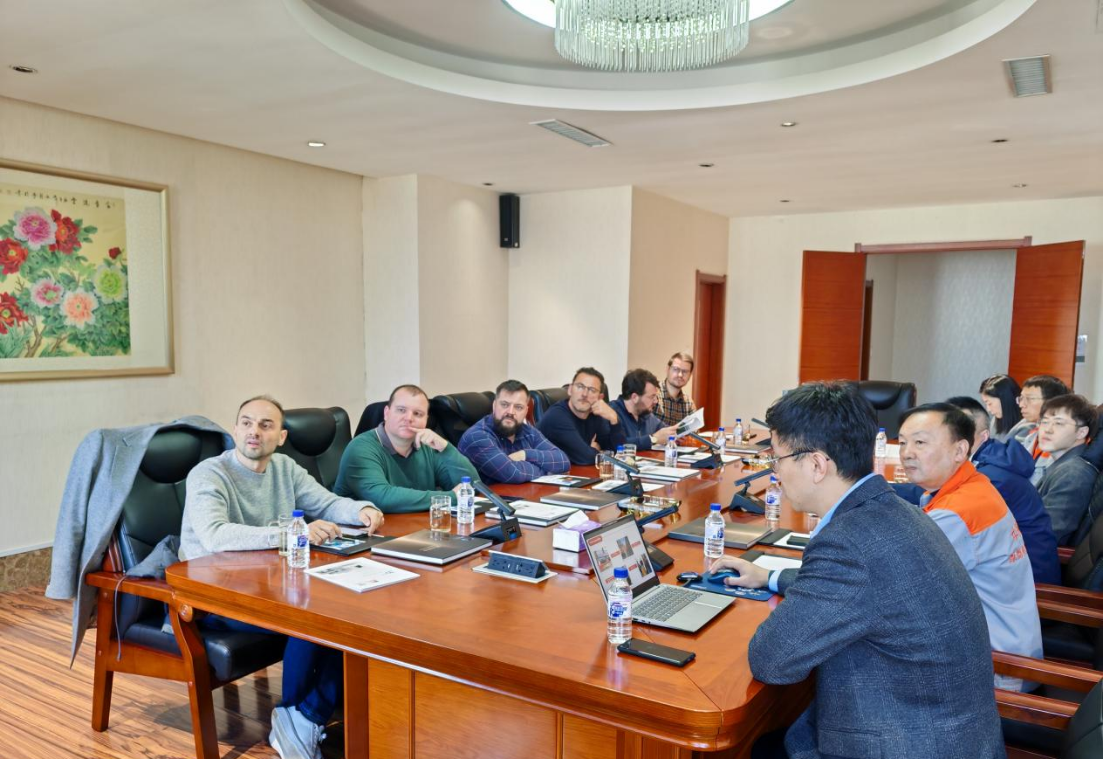 Aluminum exterior casement window