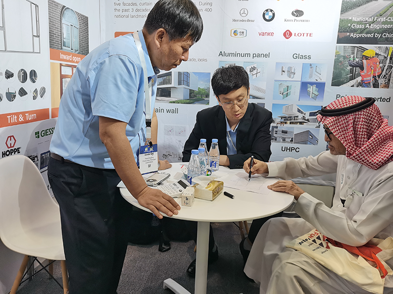 Etaifeng Went to Saudi Arabia to Participate in a Trade Show