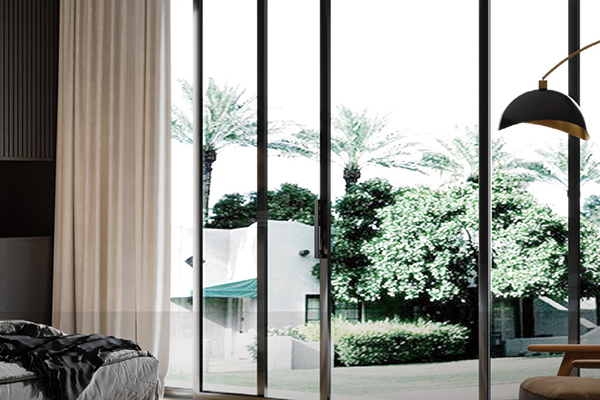 Porte à joint d'étanchéité latéral