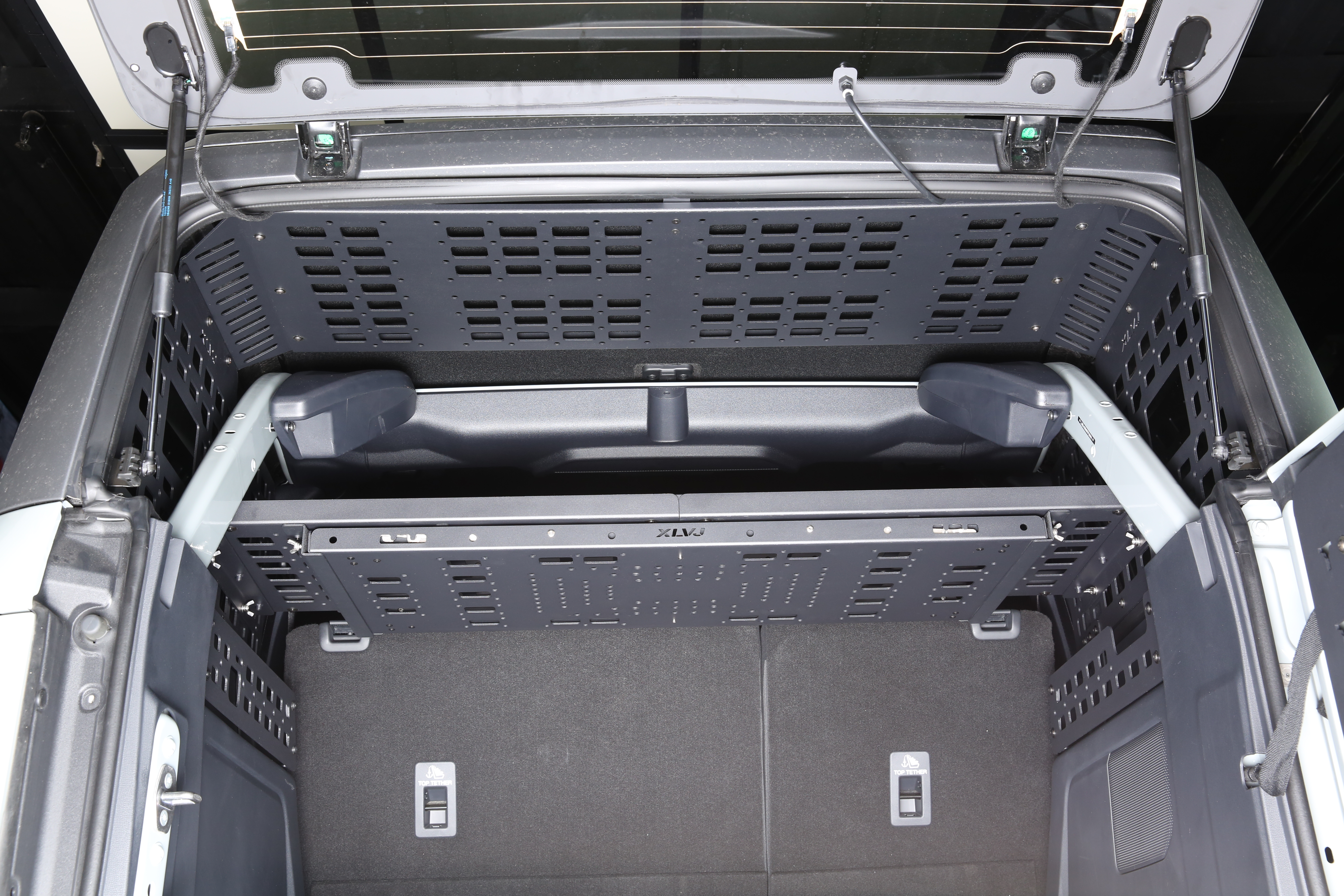 Sheet metal customization suitable for Ford Lima modified trunk storage