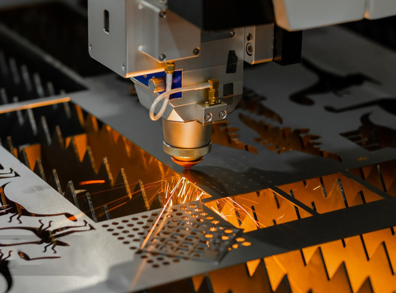 High-Power Laser Cutting: Boosting Livestock Equipment