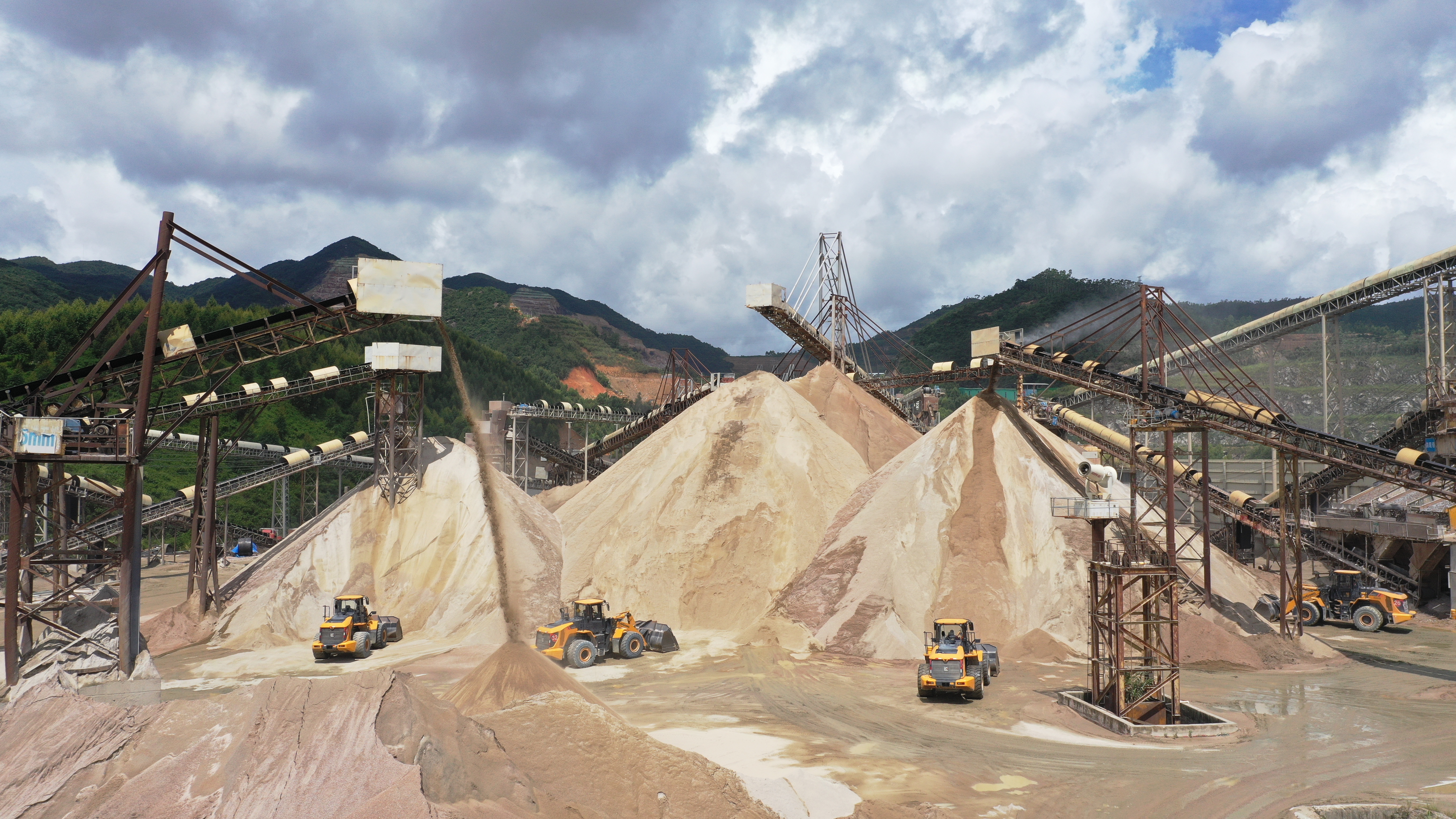 Granite sand