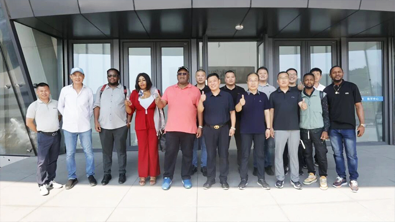The Cameroon delegation visited the Beijing Group to inspect the group's equipment The Cameroon delegation visited the Beijing Group to inspect the group's equipment