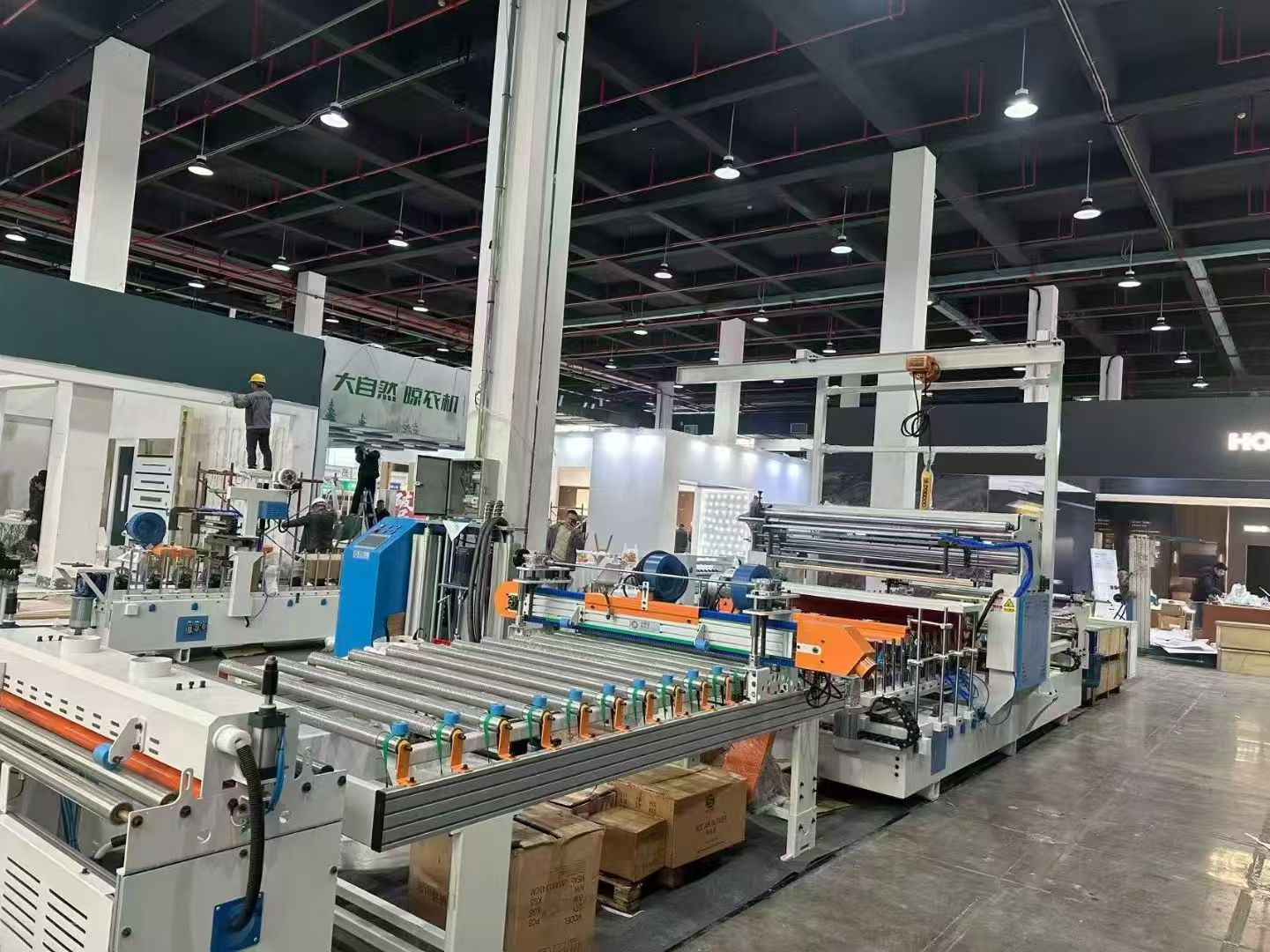 Struggling with Poor Bonding and High Labor Costs? Discover the New 200-Roller PUR Laminating Line Solution