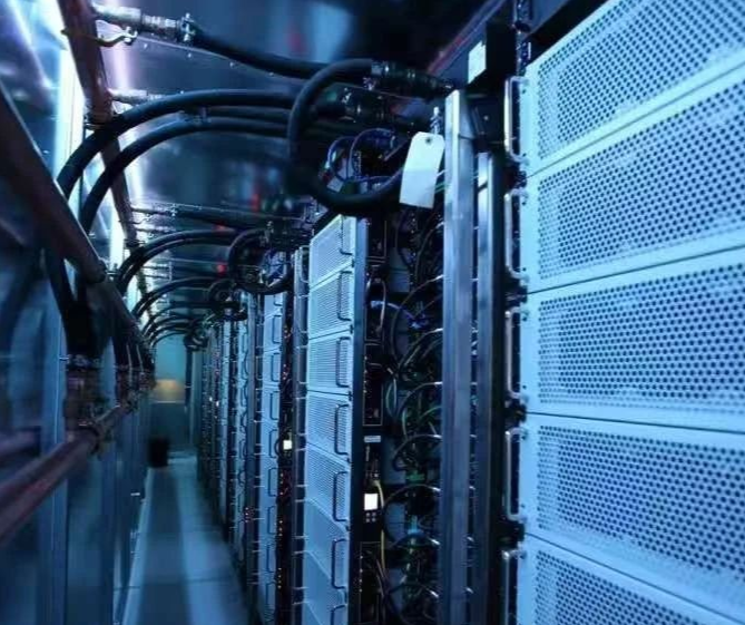 Le marché mondial des armoires à refroidissement liquide connaît une forte croissance grâce à la demande stimulée par l'IA et aux objectifs de durabilité.