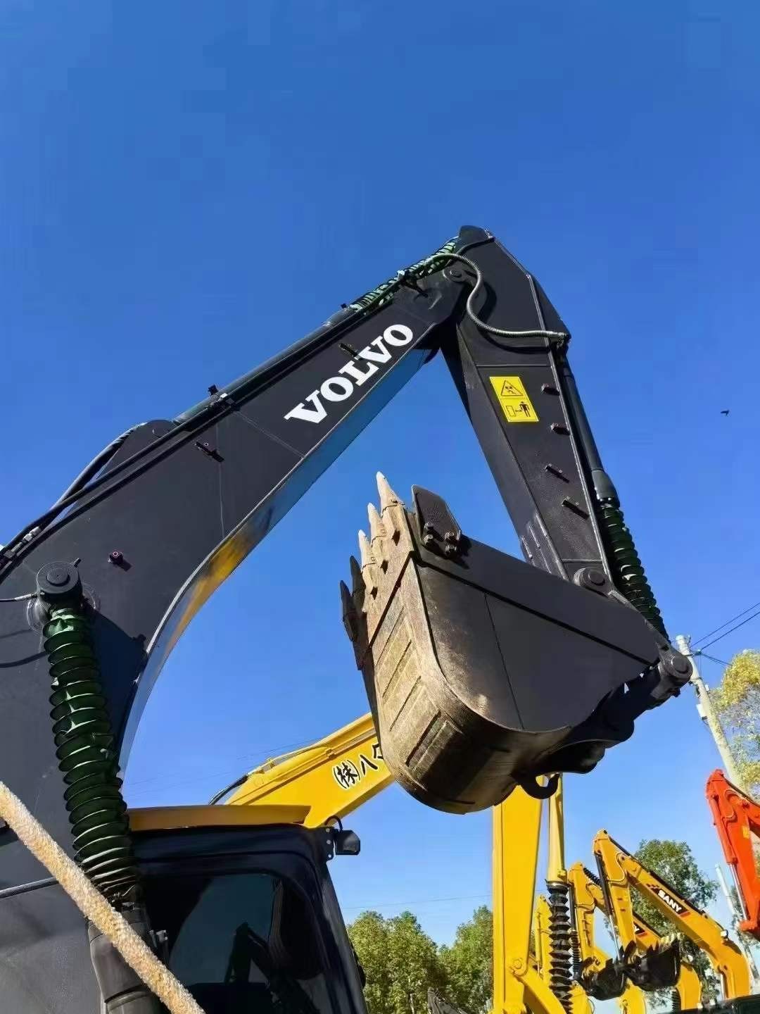 Volvo used Excavator EC140 Medium Excavator 33 Tons