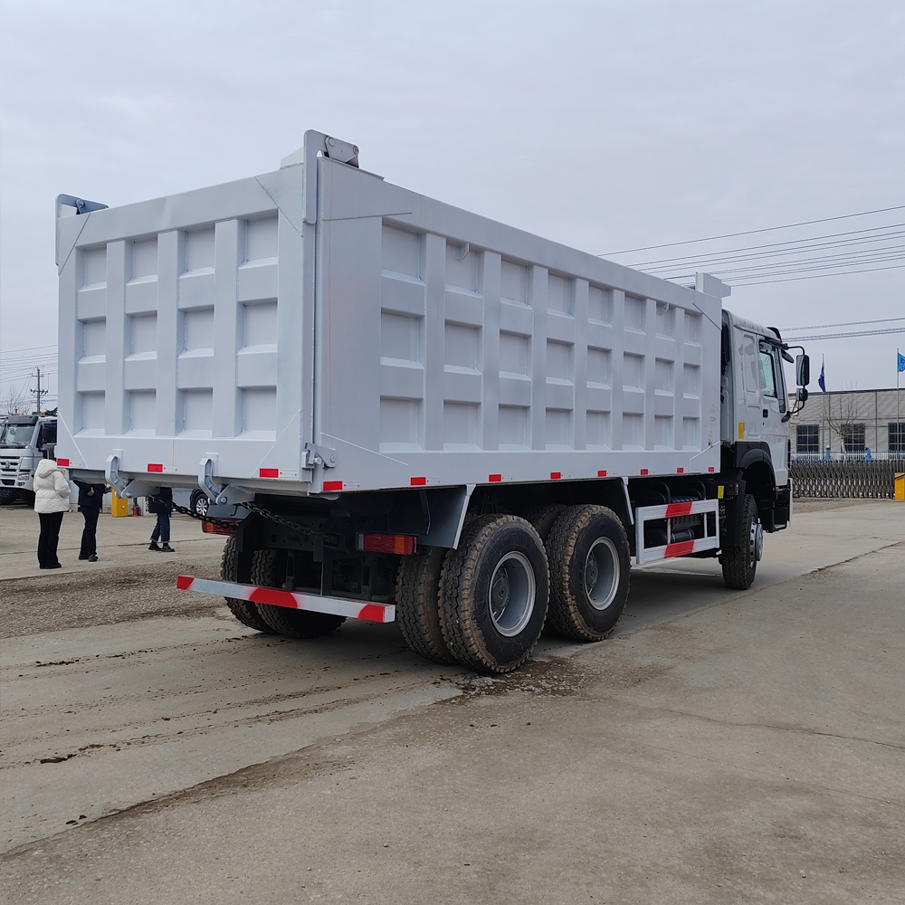 SINOTRUK HOWO 371HP Dump truck tipper