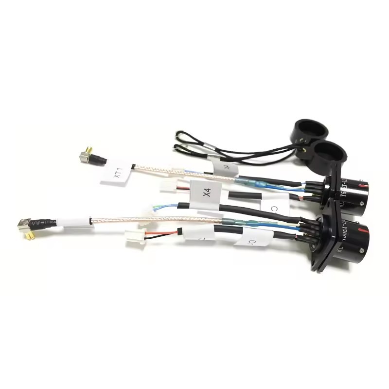 مجموعة أسلاك توصيل السيارات المخصصة مع الموصلات