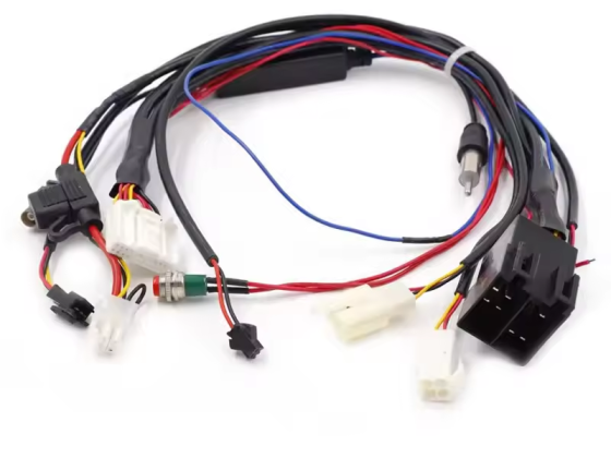 安全第一の自動車用ケーブルアセンブリ：ヒューズ保護を内蔵したプレミアムカスタム配線