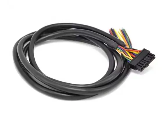 Präzise KI-Verdrahtung: Kundenspezifische Stromkabelbaugruppen mit Molex/JST Microfit 3.0-Stecker