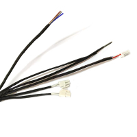 تسخير أسلاك توصيل مخصصة للمركبة من ذكر إلى أنثى