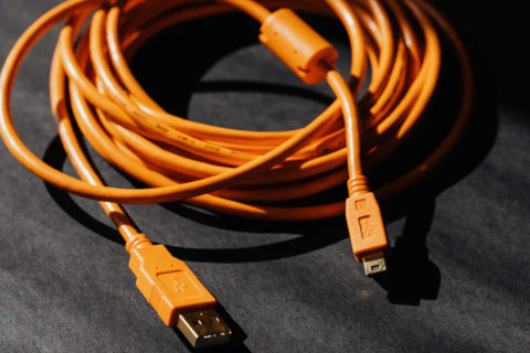 ¿Para qué se utiliza un cable USB?