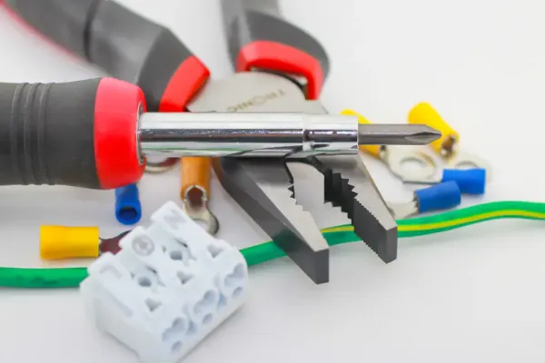 What Are The Advantages Of Customized Electrical Connector Terminal Block Wire Harness?