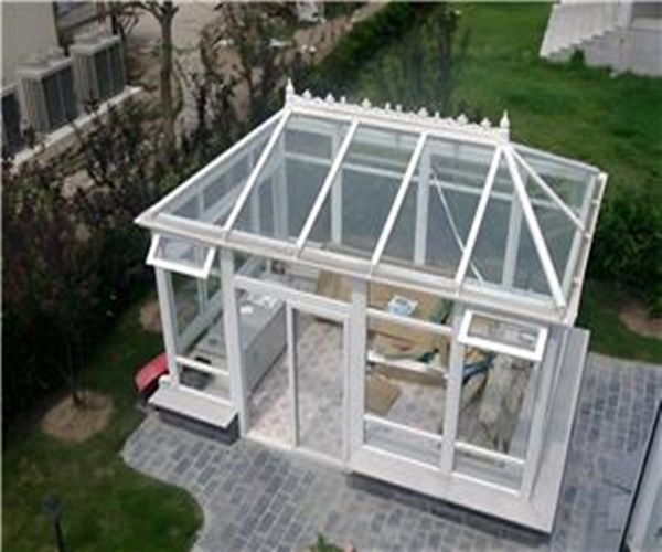 Солярий со стеклом и солярием