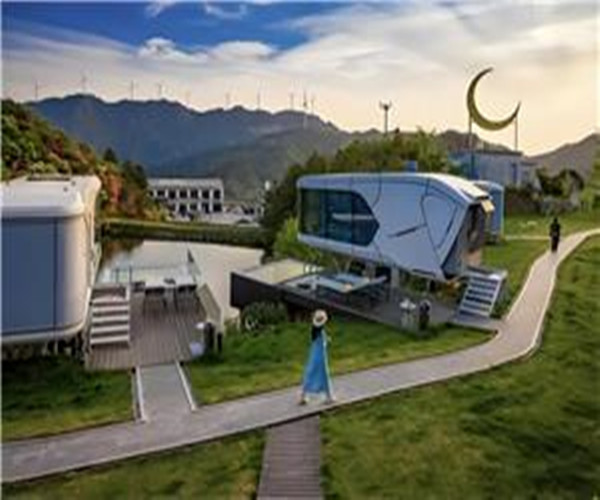 Casas cápsula espaciales comerciales en zonas pintorescas