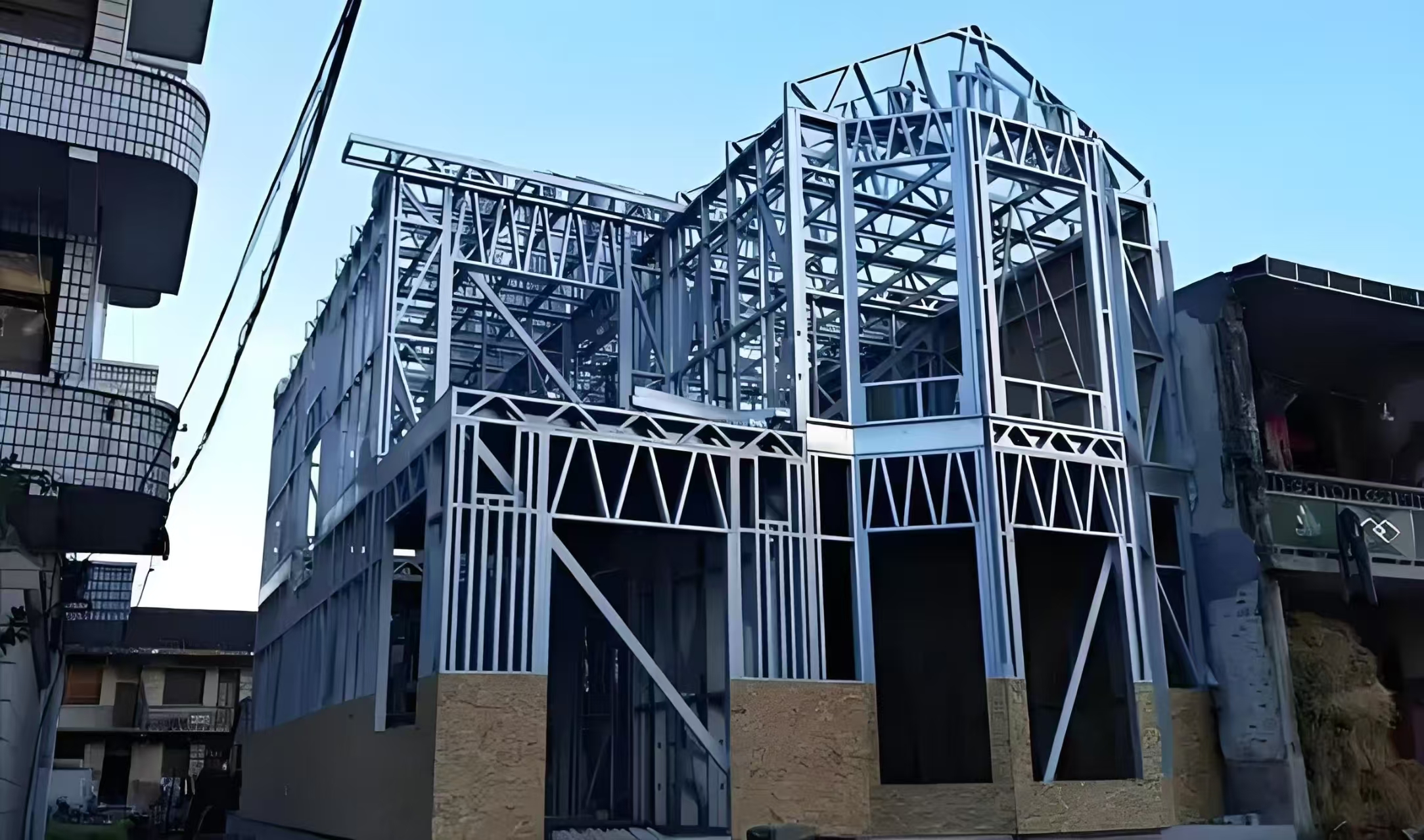 The company organizes after-sales service personnel to conduct on-site learning in a unified manner