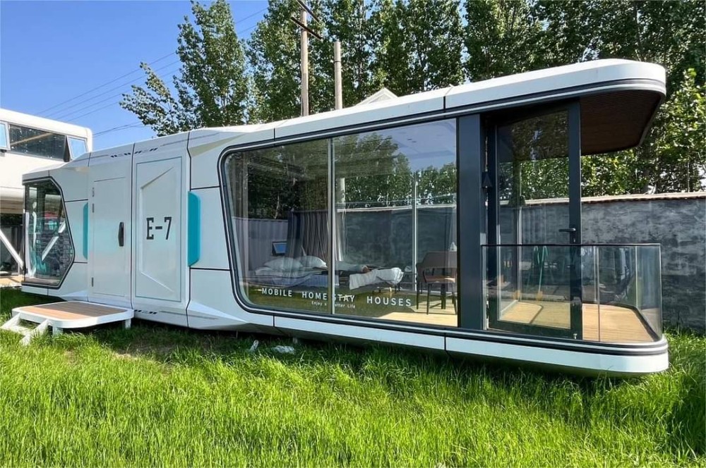 Space capsule housingSuitable for outdoor commercial use
