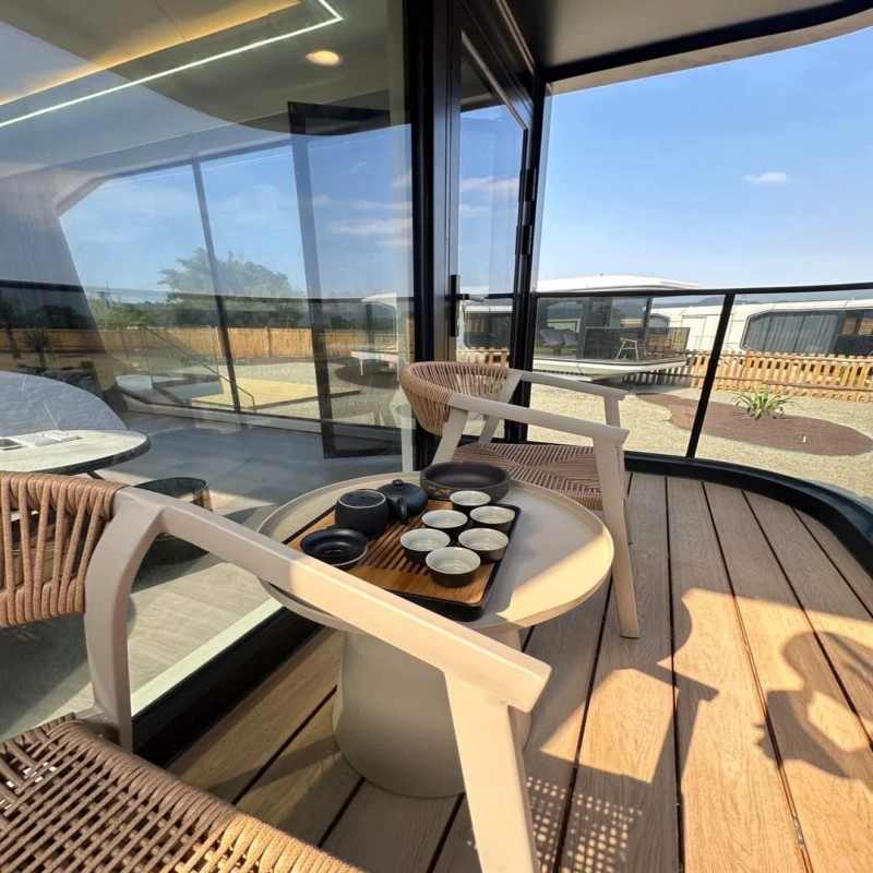 Space capsule housingSuitable for outdoor commercial use