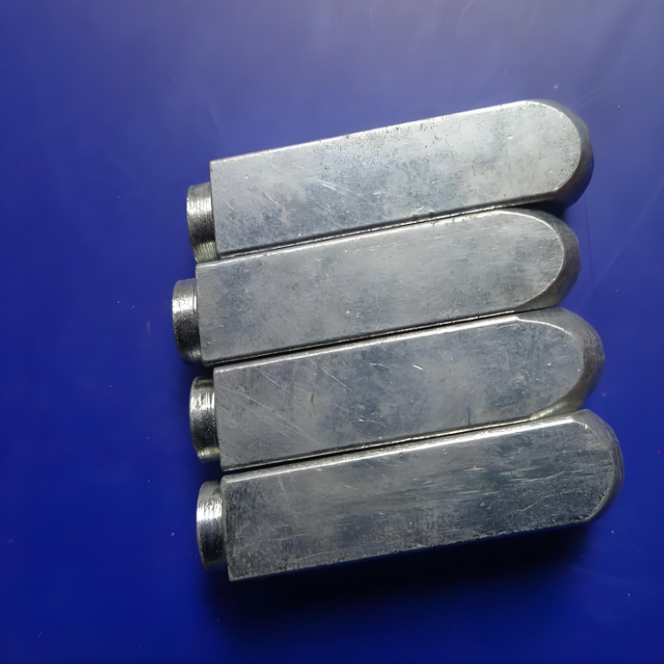 Metal pin