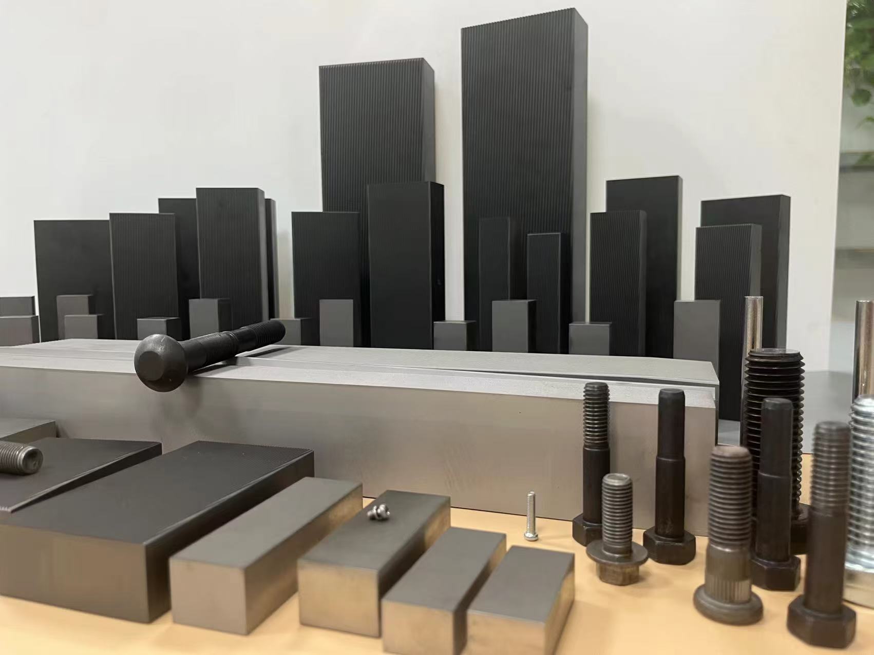 bolt making mold