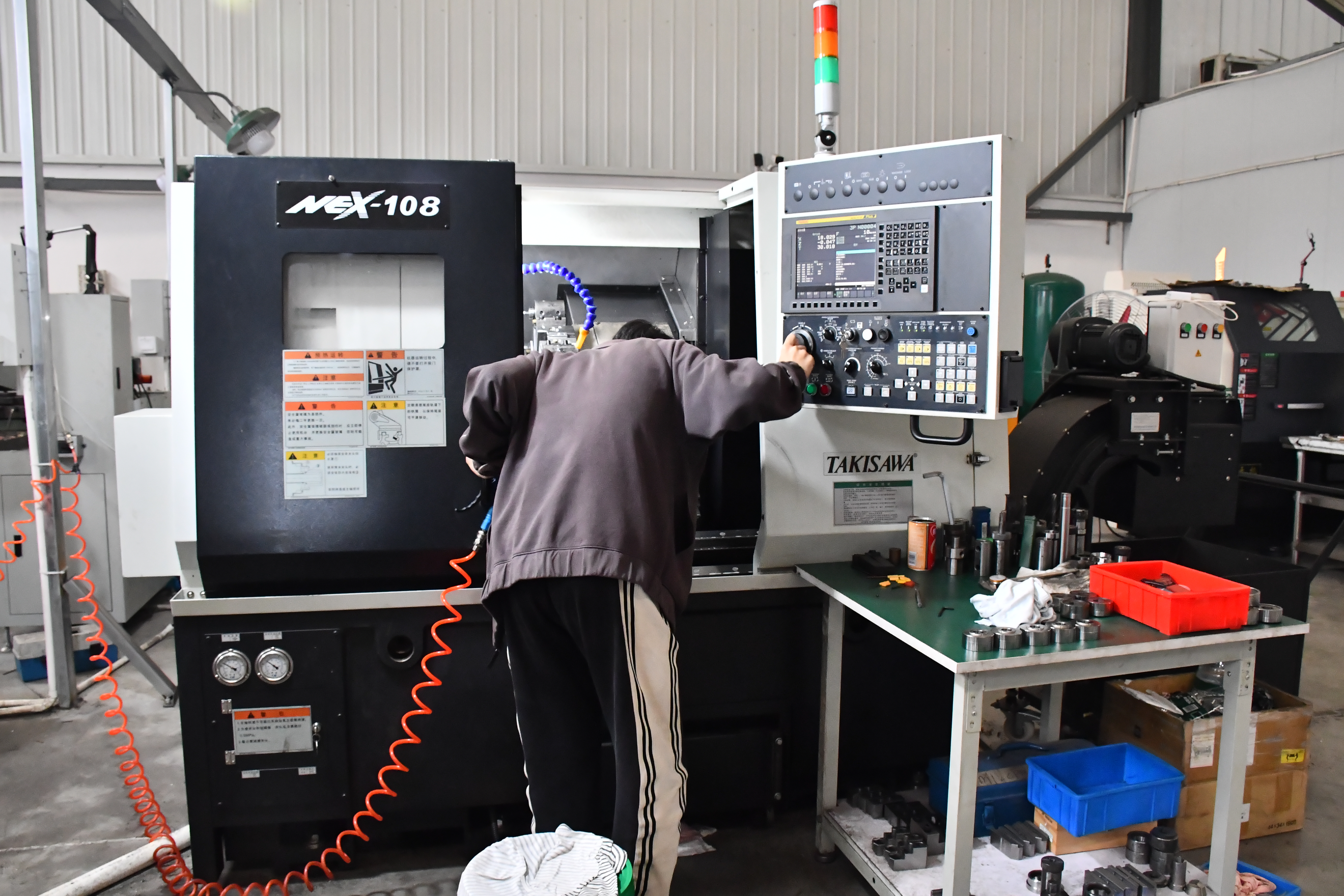 bolt making mold