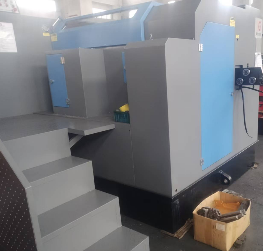 munti station cold forging machine TG105s-120 for making bolt