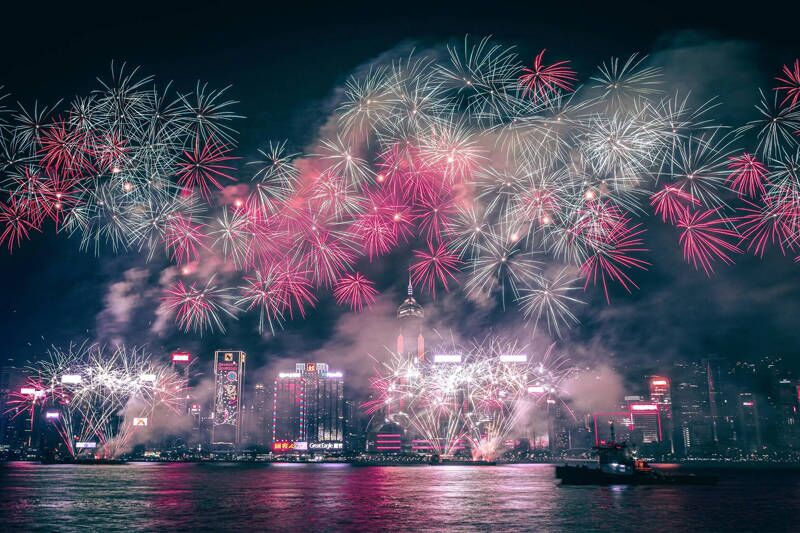 Trung tâm Phụ tùng chúc bạn và gia đình năm mới vui vẻ Trung tâm Phụ tùng chúc bạn và gia đình năm mới vui vẻ