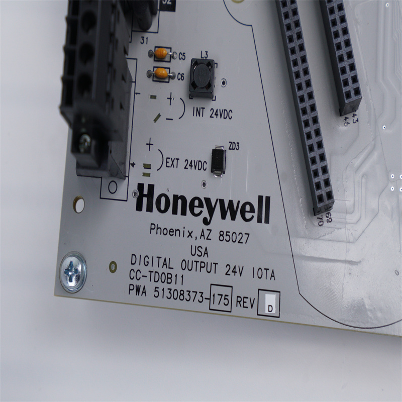 CC-TDOB11 51308373-175 Placa de circuito de saída digital Honeywell