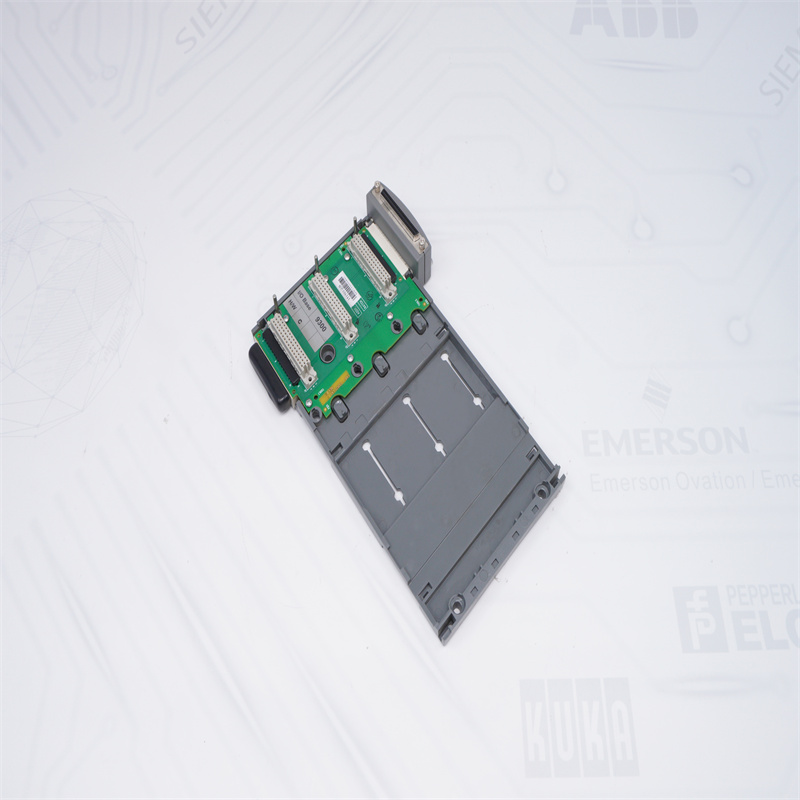 Backplane de entrada e saída triplex T9300 ICS