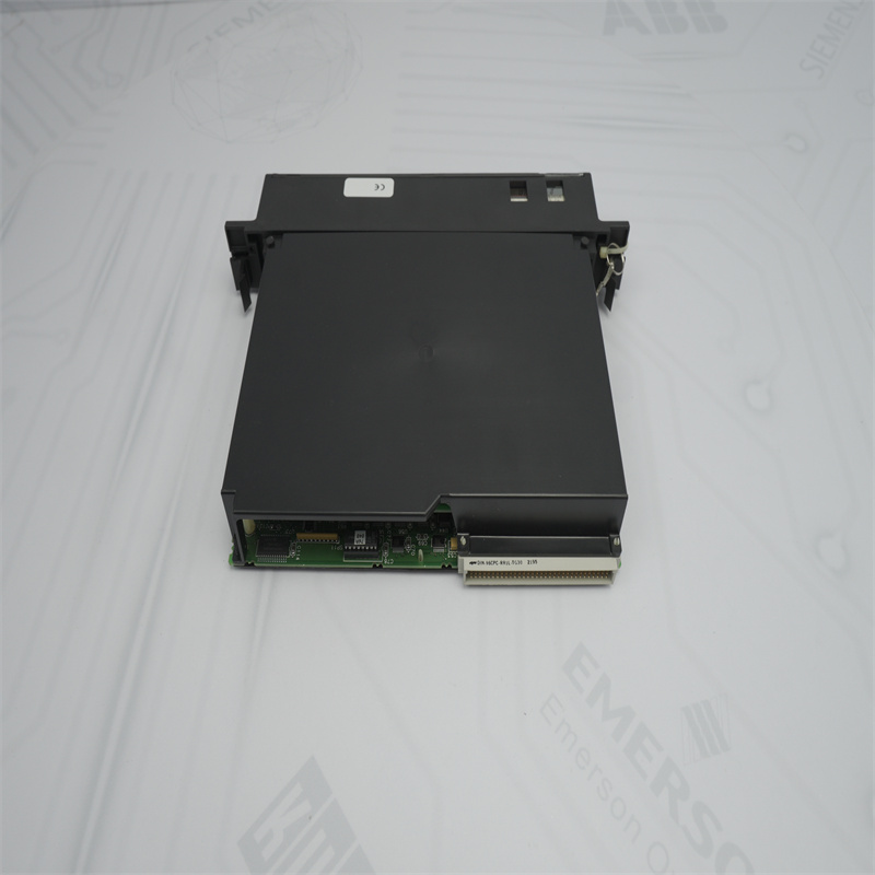Unidade de Processamento Central GE IC697CPM915-AA