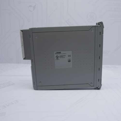 Interface de comunicação confiável T8151C ICS TRIPLEX