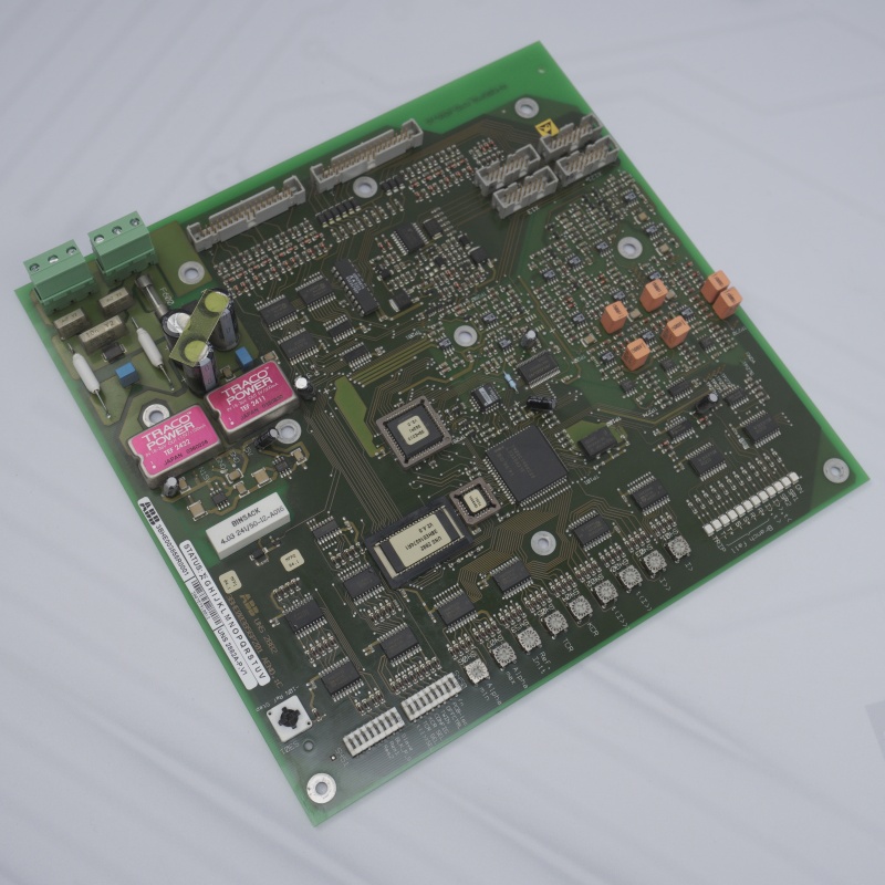 Módulo de entrada analógica ABB 3BHE003855R0001 UNS 2882A-P V1