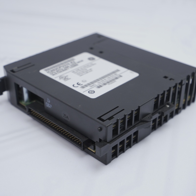 IC693CPU374 GE Tek Yuvalı CPU Modülü