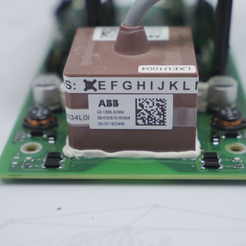 ABB 3BHE028761R2004 Yüksek Performanslı Devre Kartı