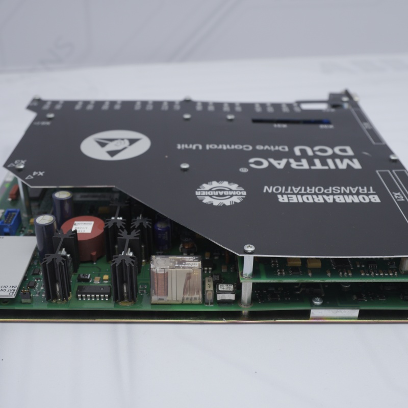 Unidade de controle de acionamento ABB DCC2382A 3EST125-975