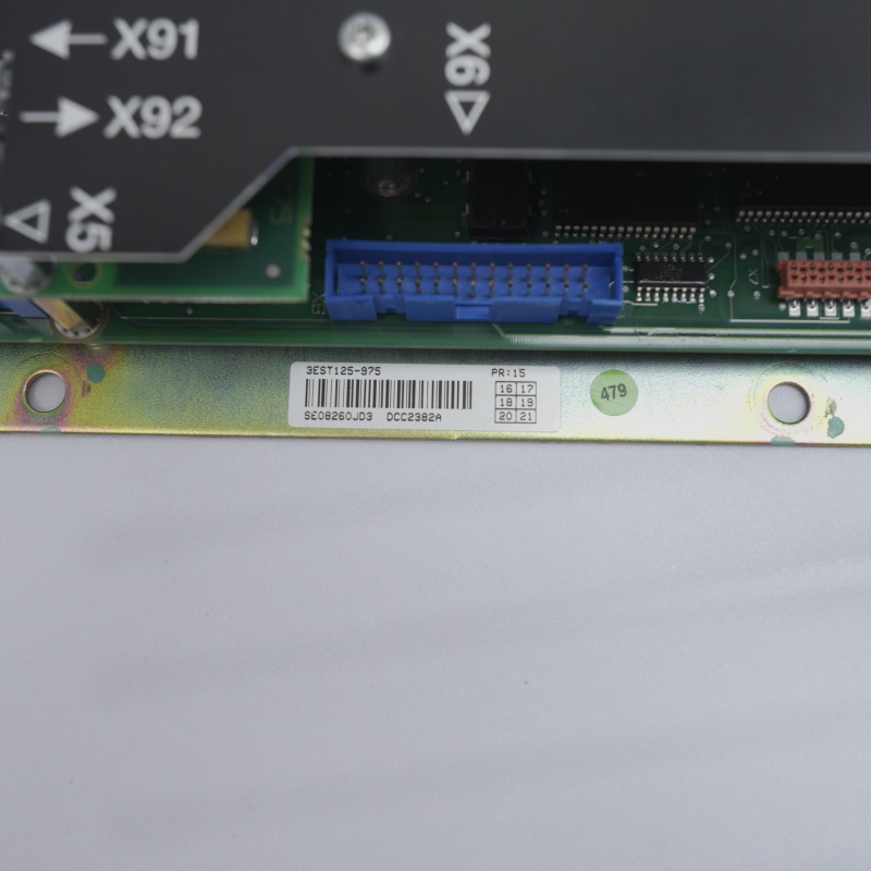 Unidade de controle de acionamento ABB DCC2382A 3EST125-975
