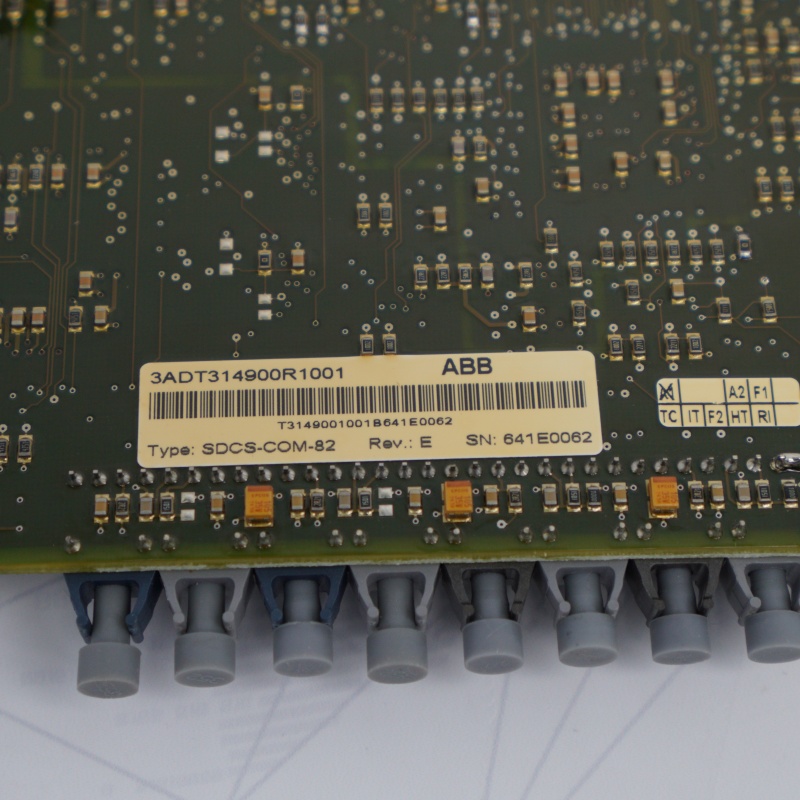 SDCS-COM-82 3ADT314900R1001 ABB İletişim Modülü