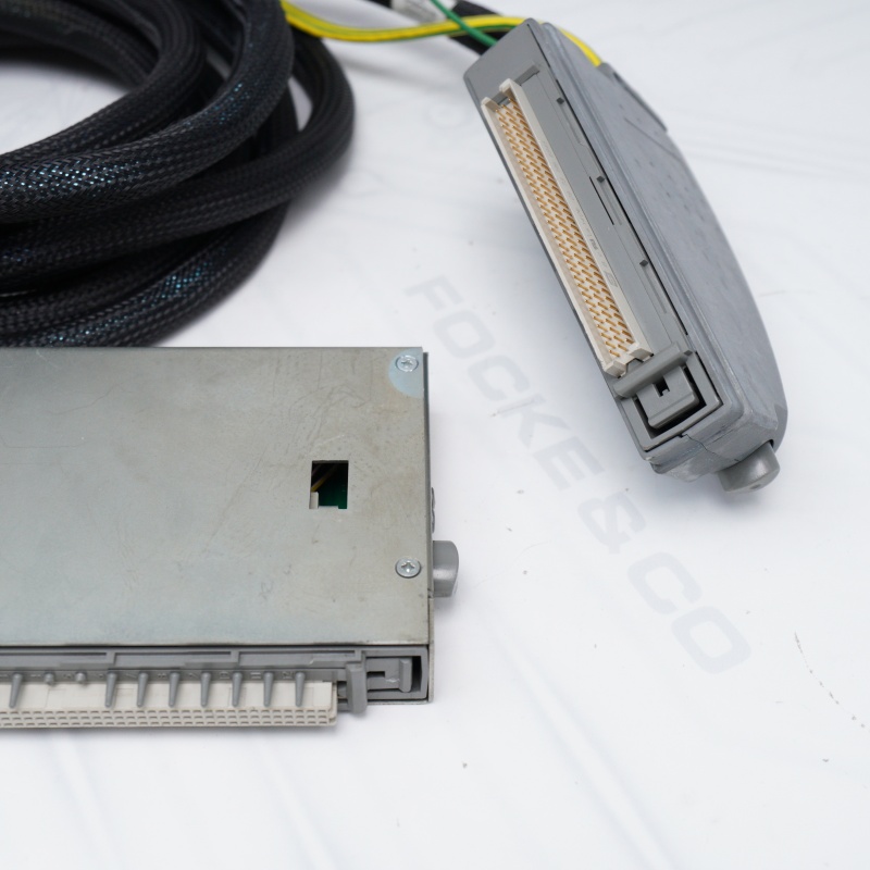 TC-501-02-4M5 ICS Triplex G/Ç SmartSlot Slot Kabloları