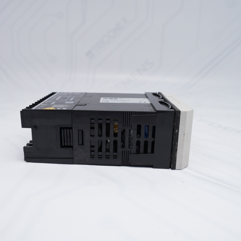 C100/0200/STD ABB Üniversal Proses Kontrol Cihazı