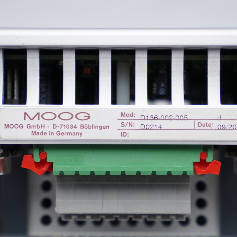 D136-002-005 MOOG Servo Kontrol Cihazı