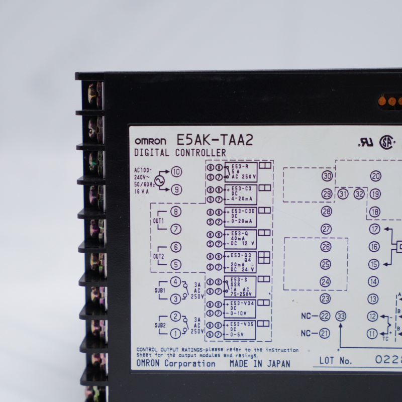 E5AK-TAA2 OMRON Yüksek Performanslı Programlanabilir Dijital Kontrol Cihazı