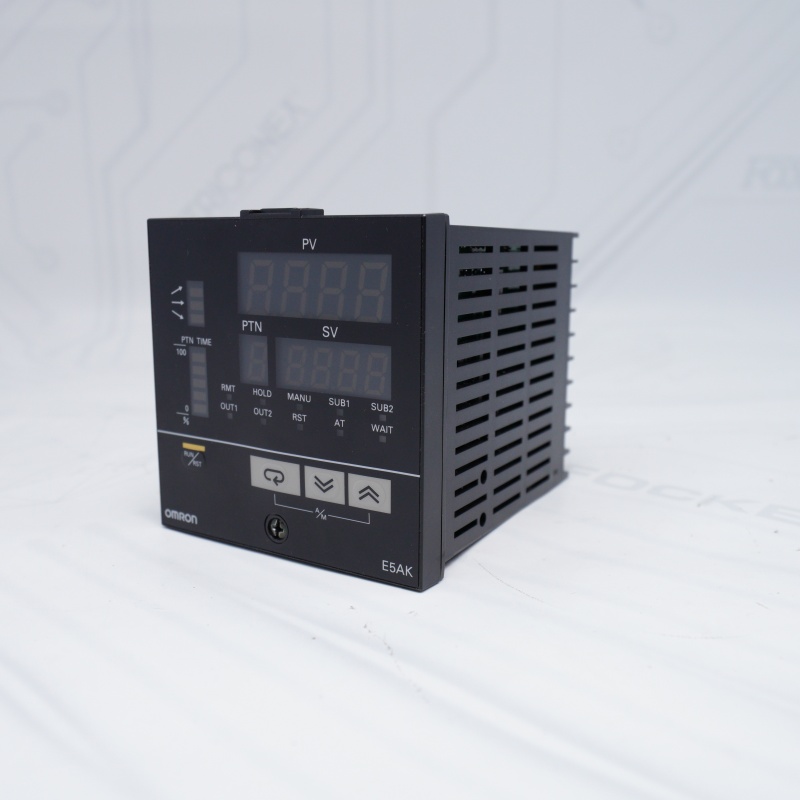 E5AK-TAA2 OMRON Yüksek Performanslı Programlanabilir Dijital Kontrol Cihazı