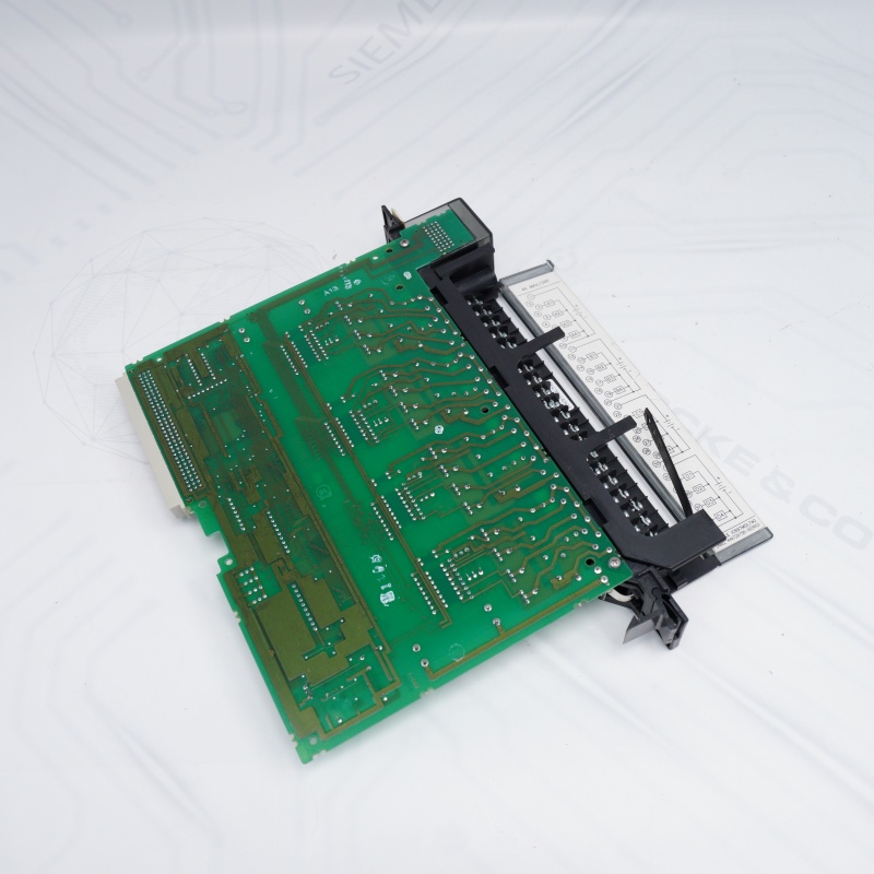 IC697MDL740 GE Çıkış Modülü