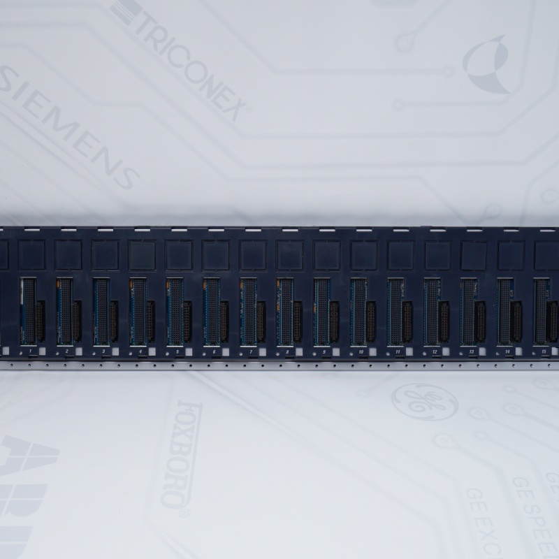 IC695CHS016-DA GE 16 Yuvalı Evrensel Arka Panel