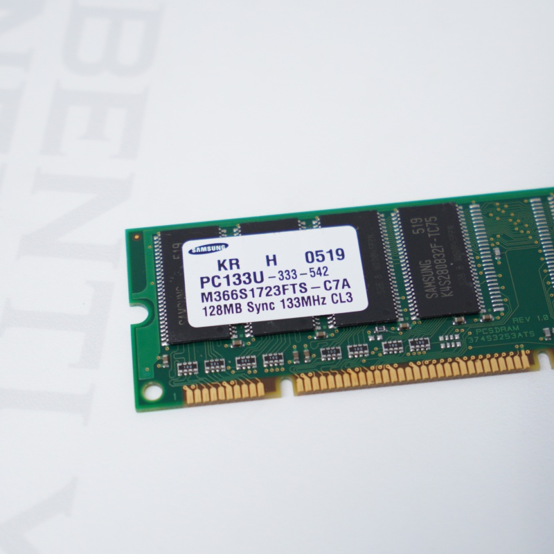 PC133U-333-542 SAMSUNG Bellek Kartı