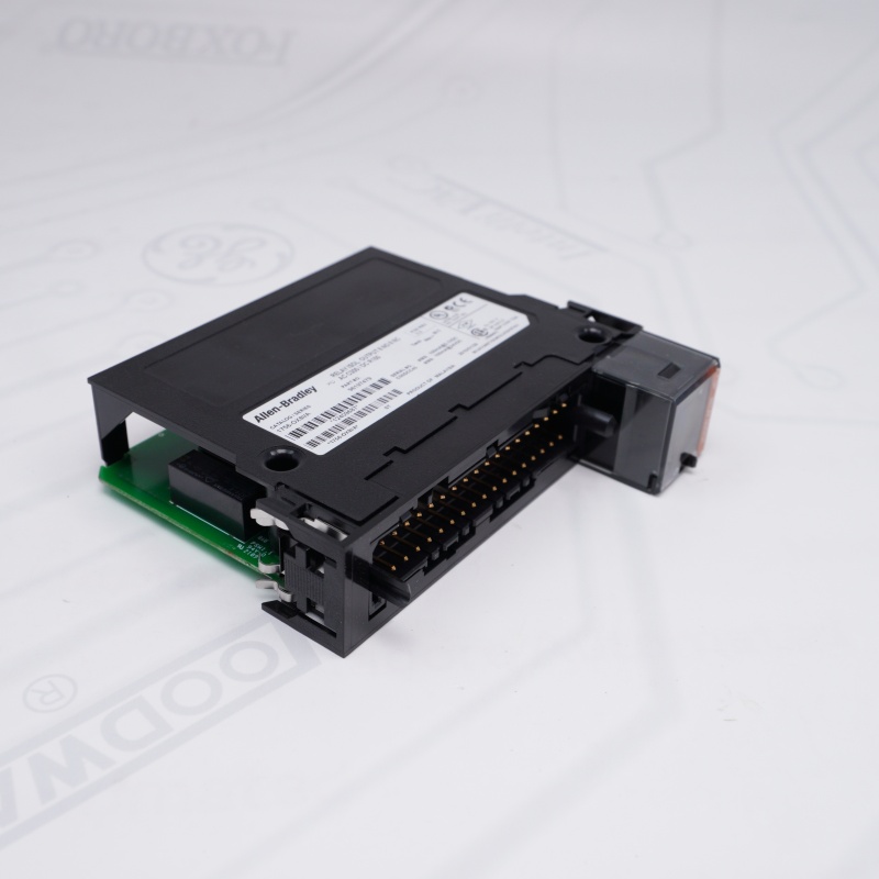 1756-OX8I Allen Bradley İzole Kontak Modülü